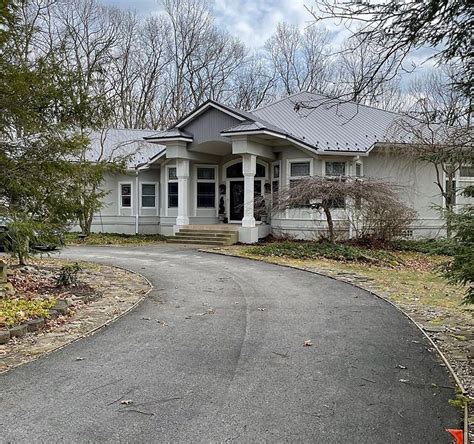 Zillow franklin pa - Zillow has 12 homes for sale in Venango Franklin. View listing photos, review sales history, and use our detailed real estate filters to find the perfect place. ... 1411 Chestnut St, Franklin, PA 16323. Jason Rockwell. $19,900. 8,276 sqft lot - …